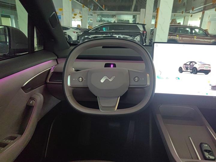 L60 2025 60kWh photo 6