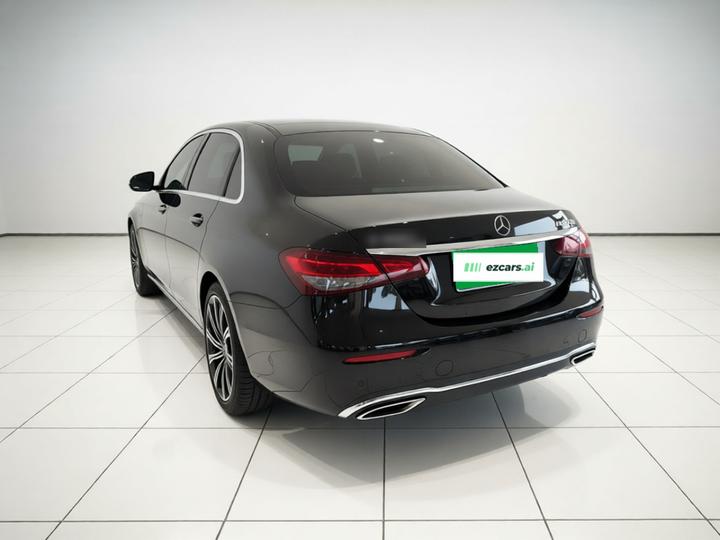 E-Class 2022 E 300 L Luxury photo 4