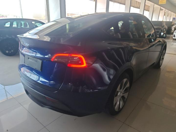 Model Y 2022 RWD photo 4
