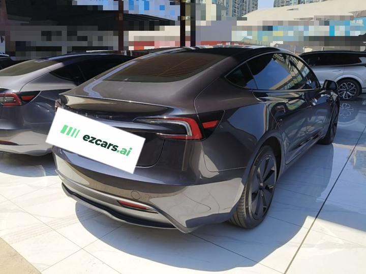 Model 3 2023 RWD photo 4