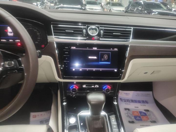 2021 380TSI Premium photo 8