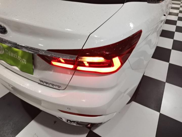 Escort 2021 1.5L AT photo 7