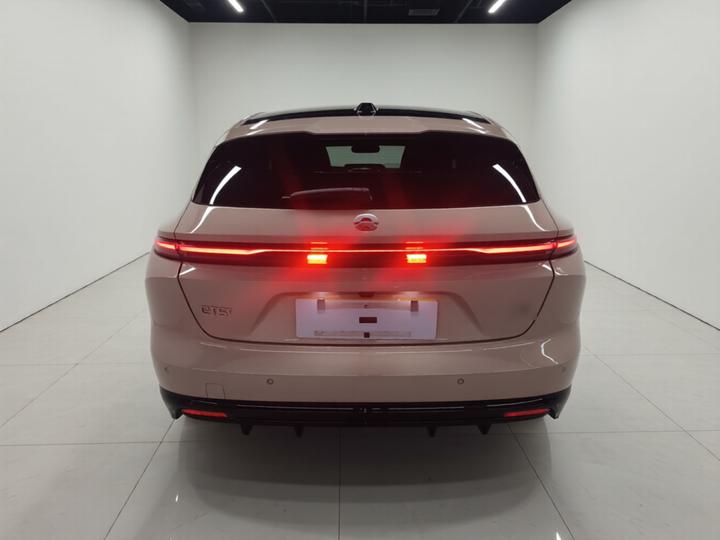 ET5T 2025 75kWh Touring photo 3