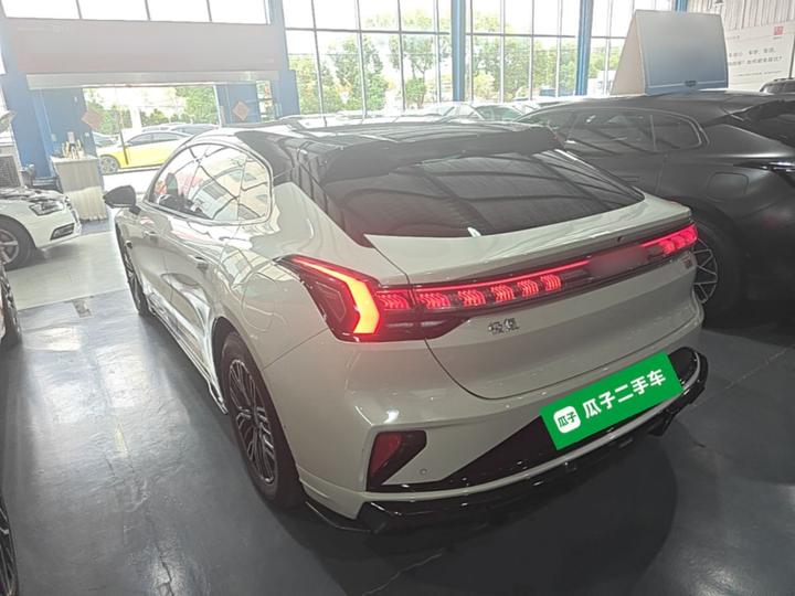 001 2025 WE 95kWh AWD photo 4
