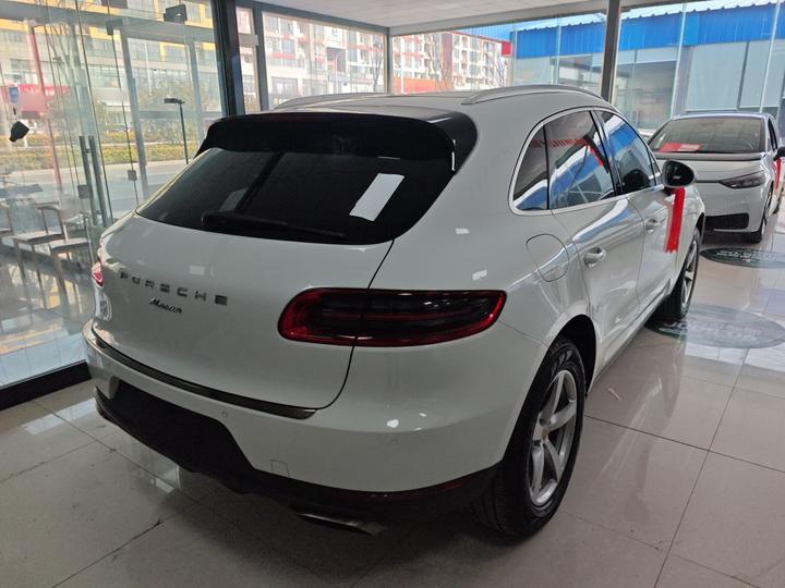 2014 Macan 2.0T photo 4