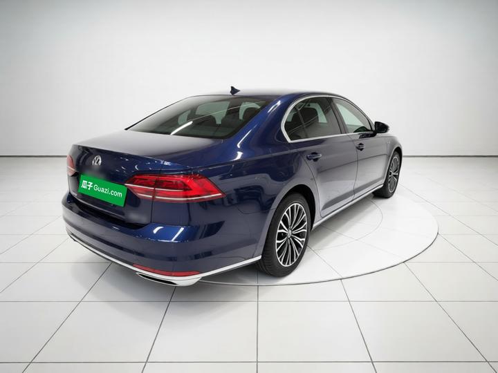2021 380TSI Luxury photo 4