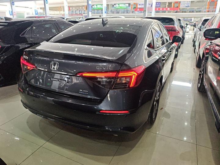 Civic 2023 240TURBO CVT photo 4