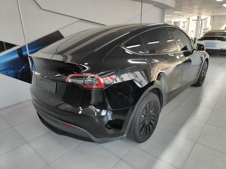 Model Y 2022 Facelift RWD photo 4