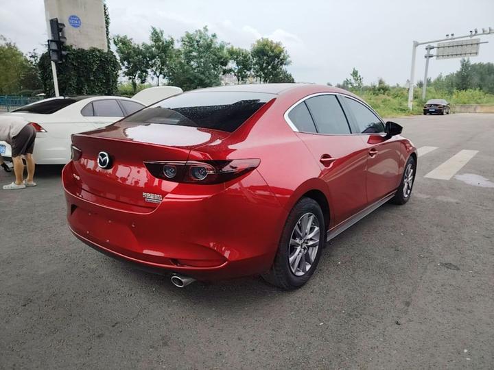 3 Axela 2020 1.5L AT photo 4