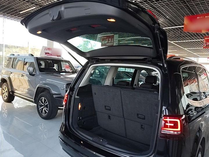2018 380TSI 7-Seater photo 8