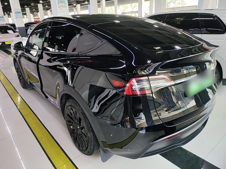 Model Y 2023 RWD photo 4