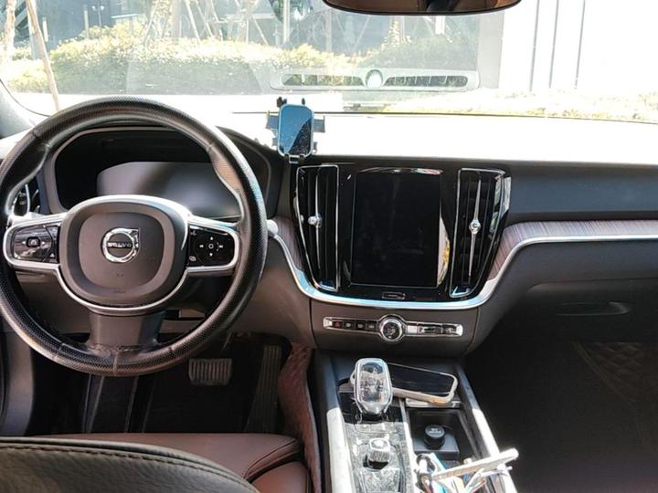S60 2022 B4 Luxury photo 6