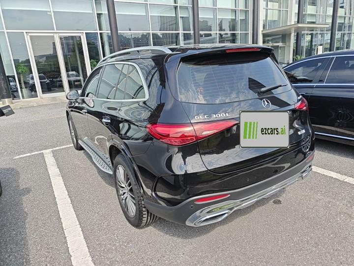 GLC 2024 Facelift GLC 300 L 4MATIC Dynamic 5-Seater photo 4