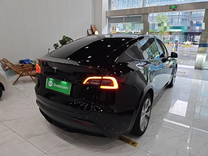Model Y 2022 Facelift RWD photo 4