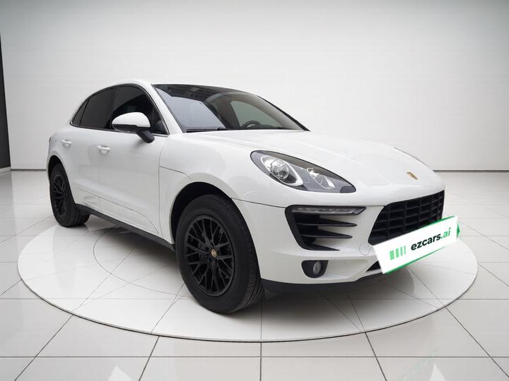 2017 Macan 2.0T photo 3
