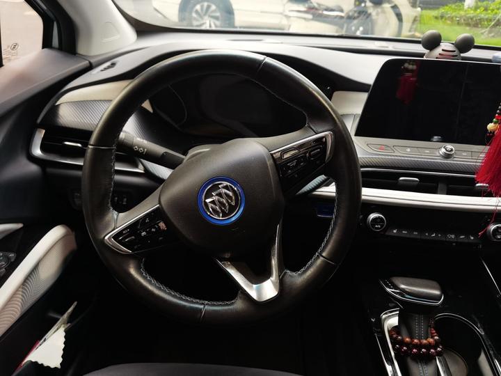 6 2020 PHEV photo 7