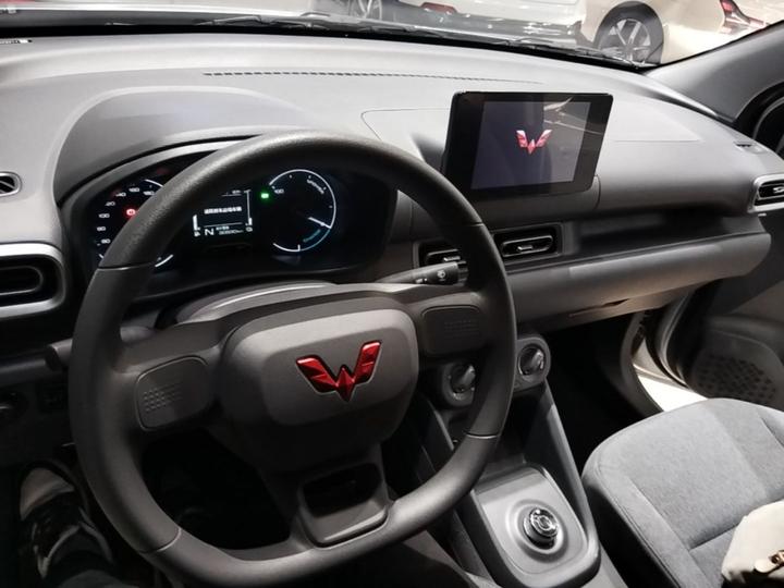 Wuling Hongguang EV 2025 EREV Hybrid 50KM Comfort photo 2