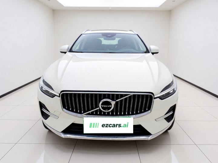 XC60 EV 2024 T8 PHEV Long Range AWD Luxury photo 2