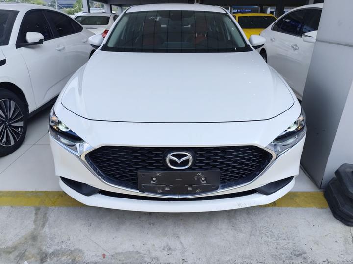 3 Axela 2020 1.5L AT photo 2