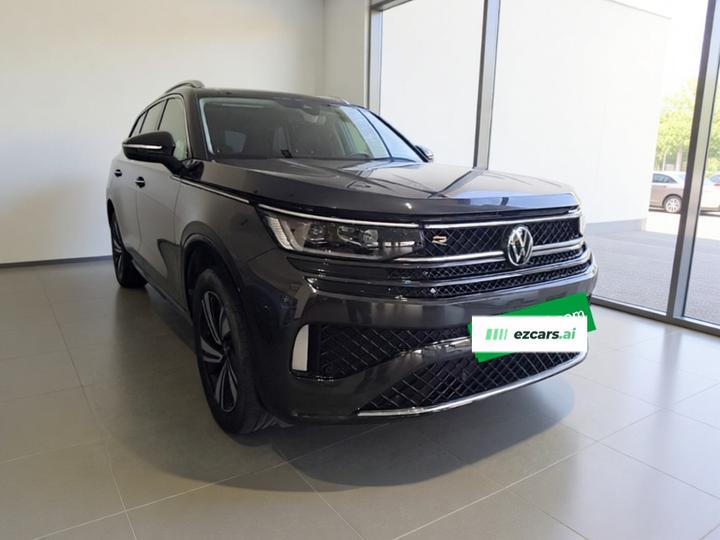2023 380TSI AWD R-Line photo 3