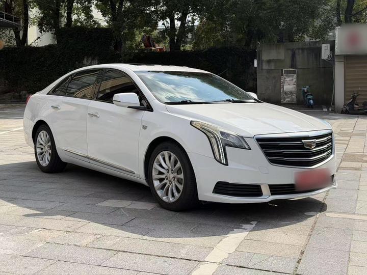 XTS 2018 28T Tech photo 2