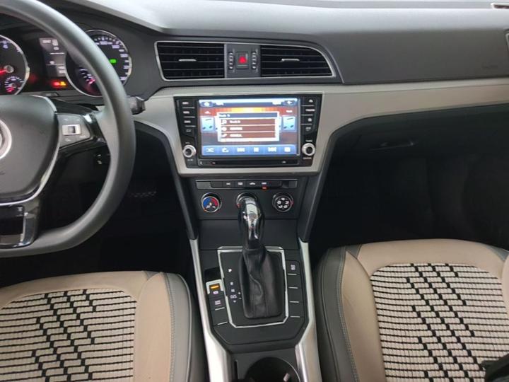 Lamando 2015 230TSI DSG photo 8
