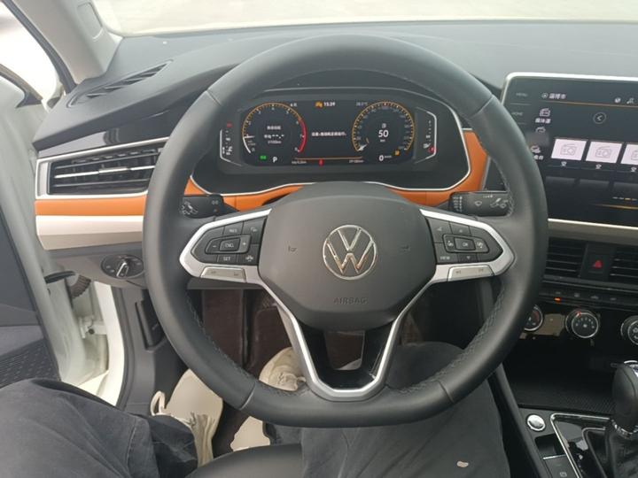 Bora 2023 200TSI DSGPRO photo 6