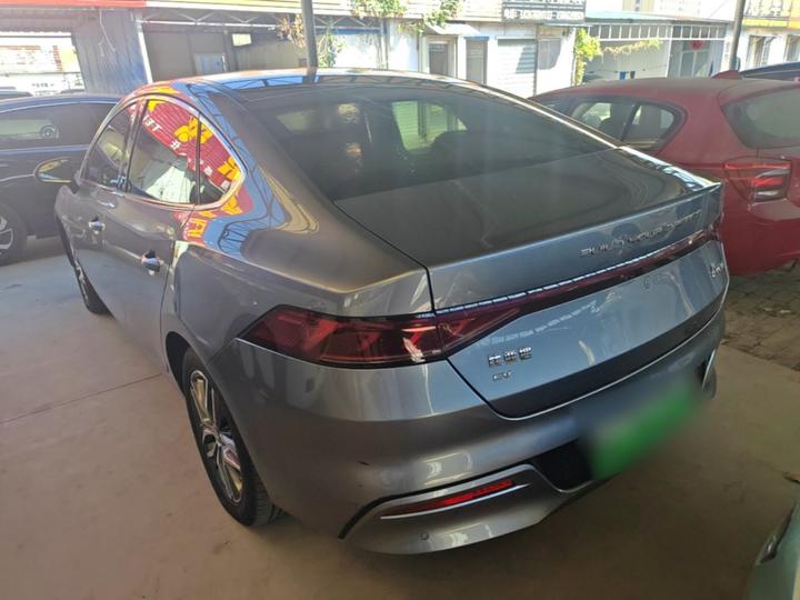 Qin PLUS 2021 EV 500KM Premium photo 4