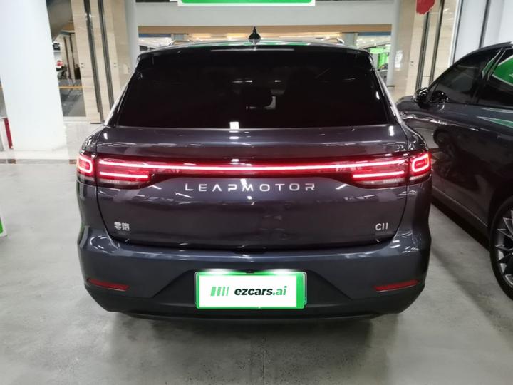 Leapmotor C11 2024 EREV 300 Exclusive photo 3