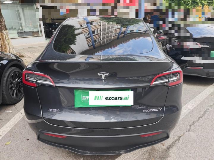 Model Y 2024 RWD photo 5