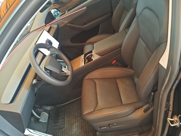 Model Y 2025 Facelift Long Range AWD photo 6
