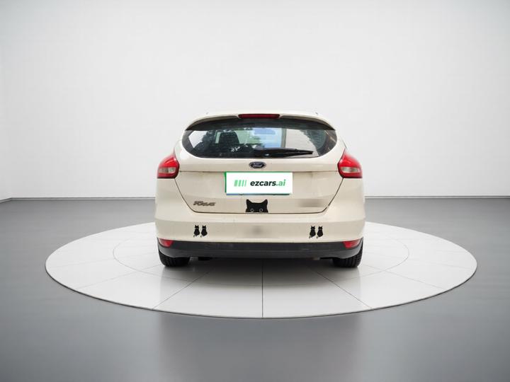 Focus 2015 Hatchback 1.6L AT Comfort photo 3