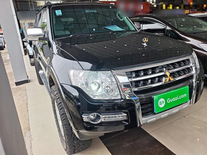Pajero Parallel Import photo 3