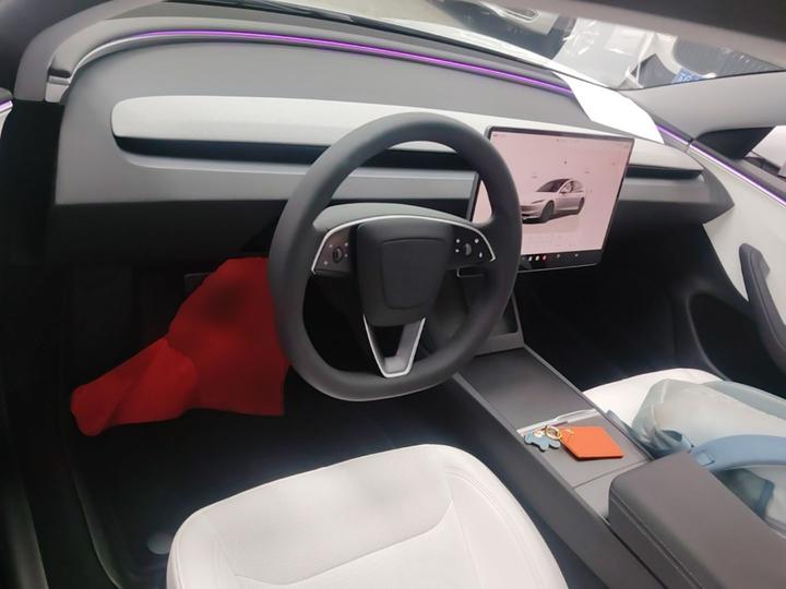 Model 3 2023 RWD photo 5