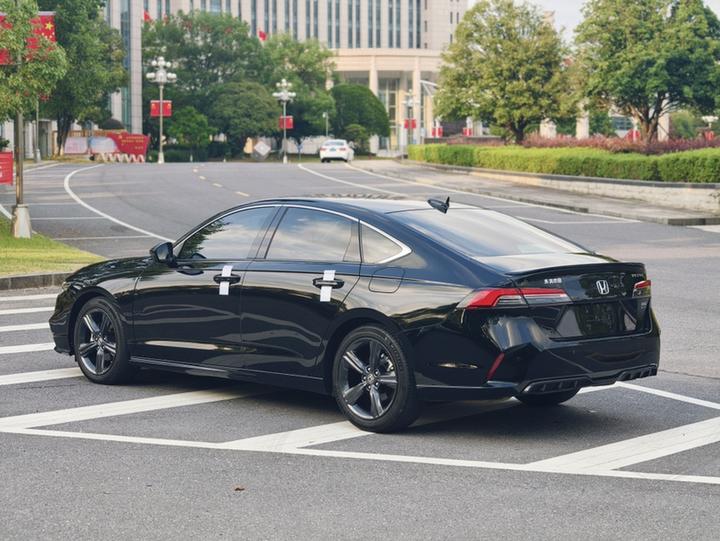 2023 260TURBO Elegant photo 4