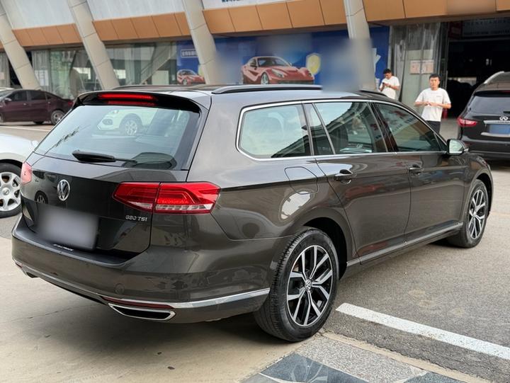 2017 380TSI RWD photo 4