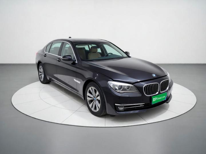 7 Series 2013 730Li Luxury photo 3