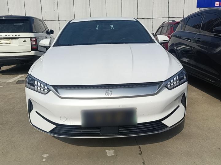 Qin PLUS 2023 EV 510KM photo 2