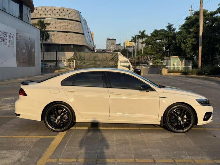 Lamando 2021 280TSI DSG Luxury Wraith photo 5