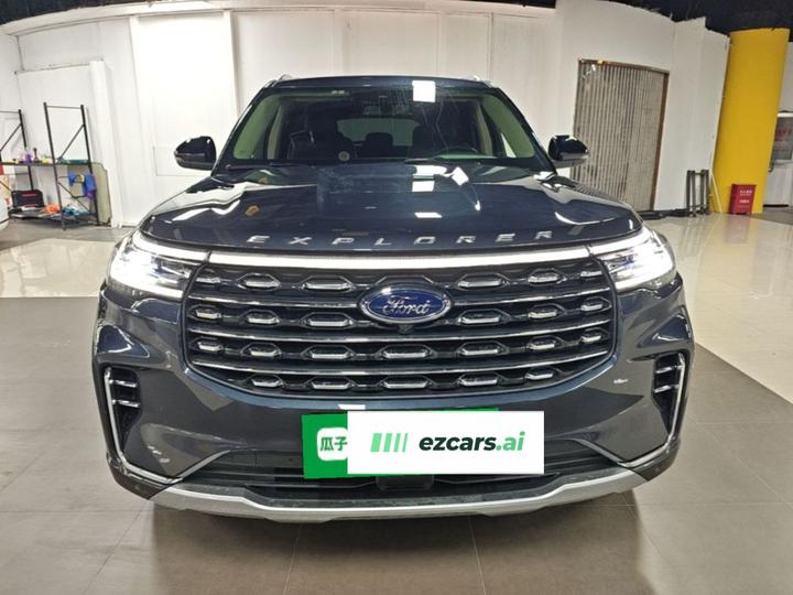 Explorer 2023 EcoBoost 285 AWD Titanium 7-Seater photo 2