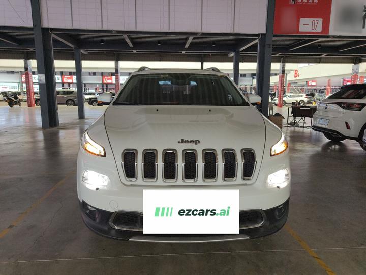 Cherokee 2020 2.0L RWD Classic Sport photo 2