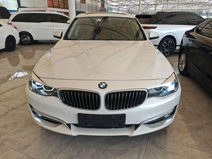 3 SeriesGT 2017 320i Luxury Design Package photo 2