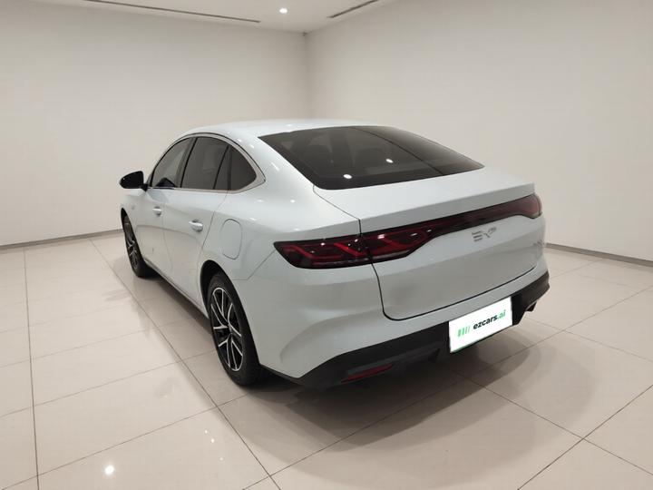 Qin L 2024 DM-i 80KM photo 4