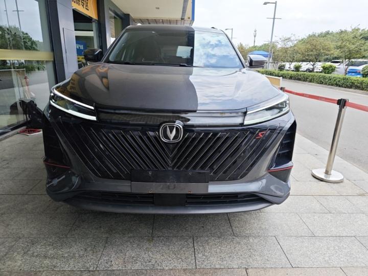 CS75 PLUS 2022 2nd Gen 1.5T AT Exclusive photo 2