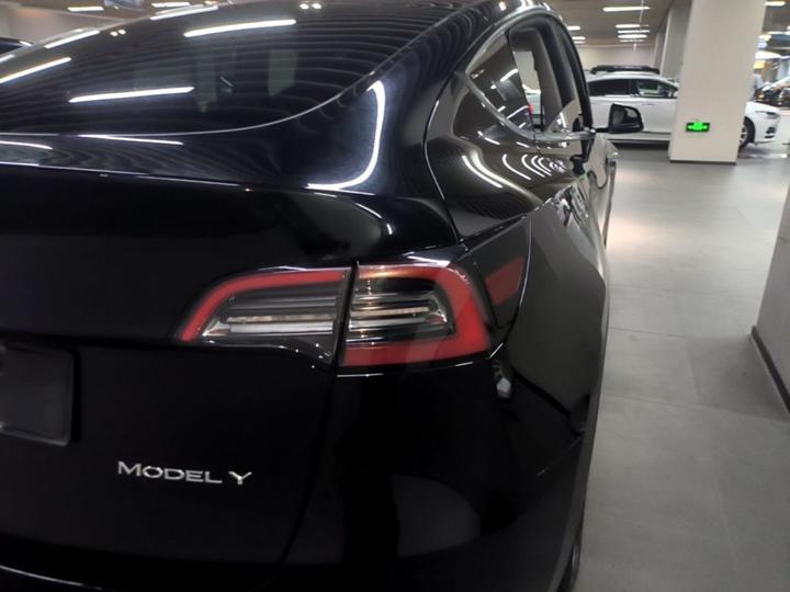 Model Y 2024 RWD photo 7
