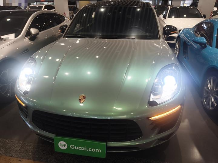 2017 Macan 2.0T photo 2