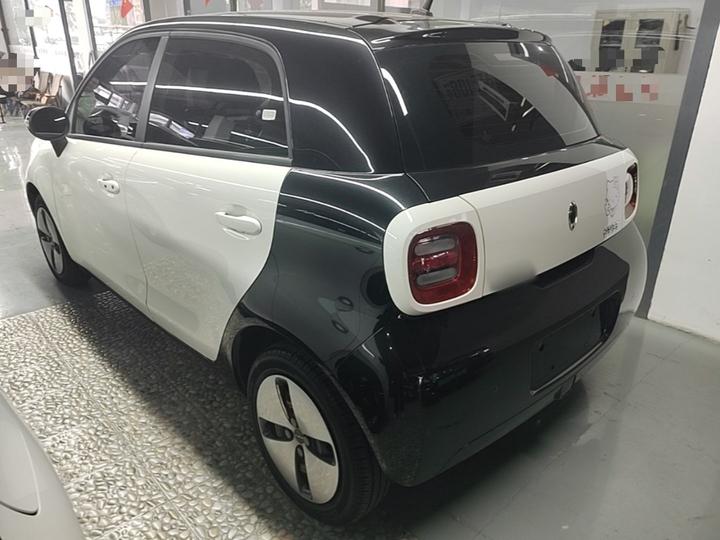 2019 301km Standard photo 4