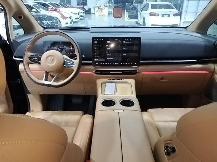 Voyah Dreamer 2025 PHEV AWD Flagship Qiankun photo 5