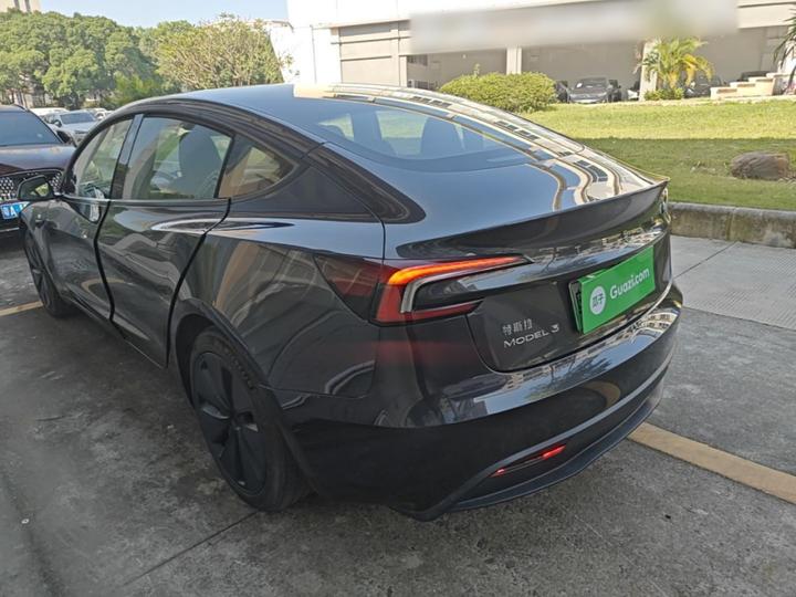 Model 3 2023 RWD photo 4