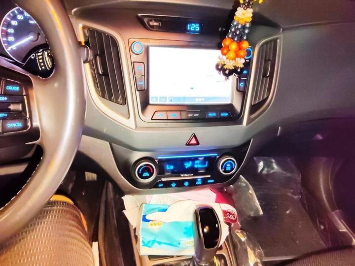 ix25 2015 1.6L AT RWD Premium DLX photo 5